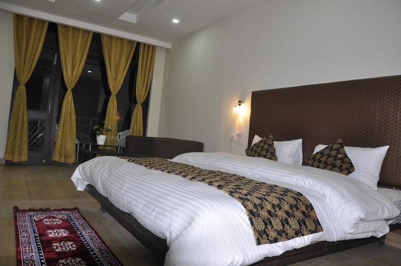 Oyo 28425 Dal Lake Resort ダラムシャーラー エクステリア 写真